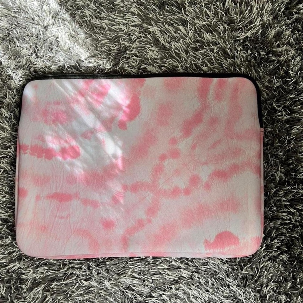 Pink marble laptop case